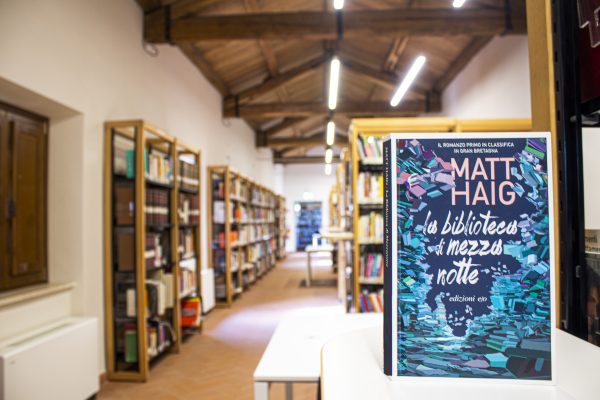 LA BIBLIOTECA DI MEZZANOTTE / MATT HAIG (Edizioni E/O, 2020)